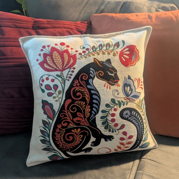 Turkish throwpillow Cover with Vibrant Boho 'Panther & Butterfly' Tapestry. - Picture 2 of 4